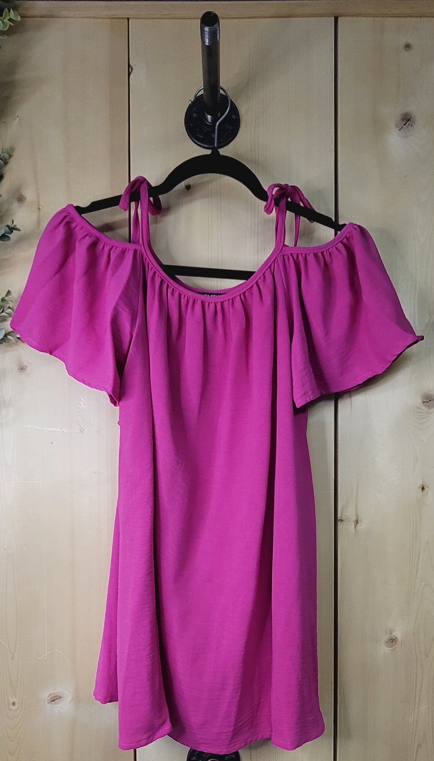 đź’— Hot Pink Solid Woven Top